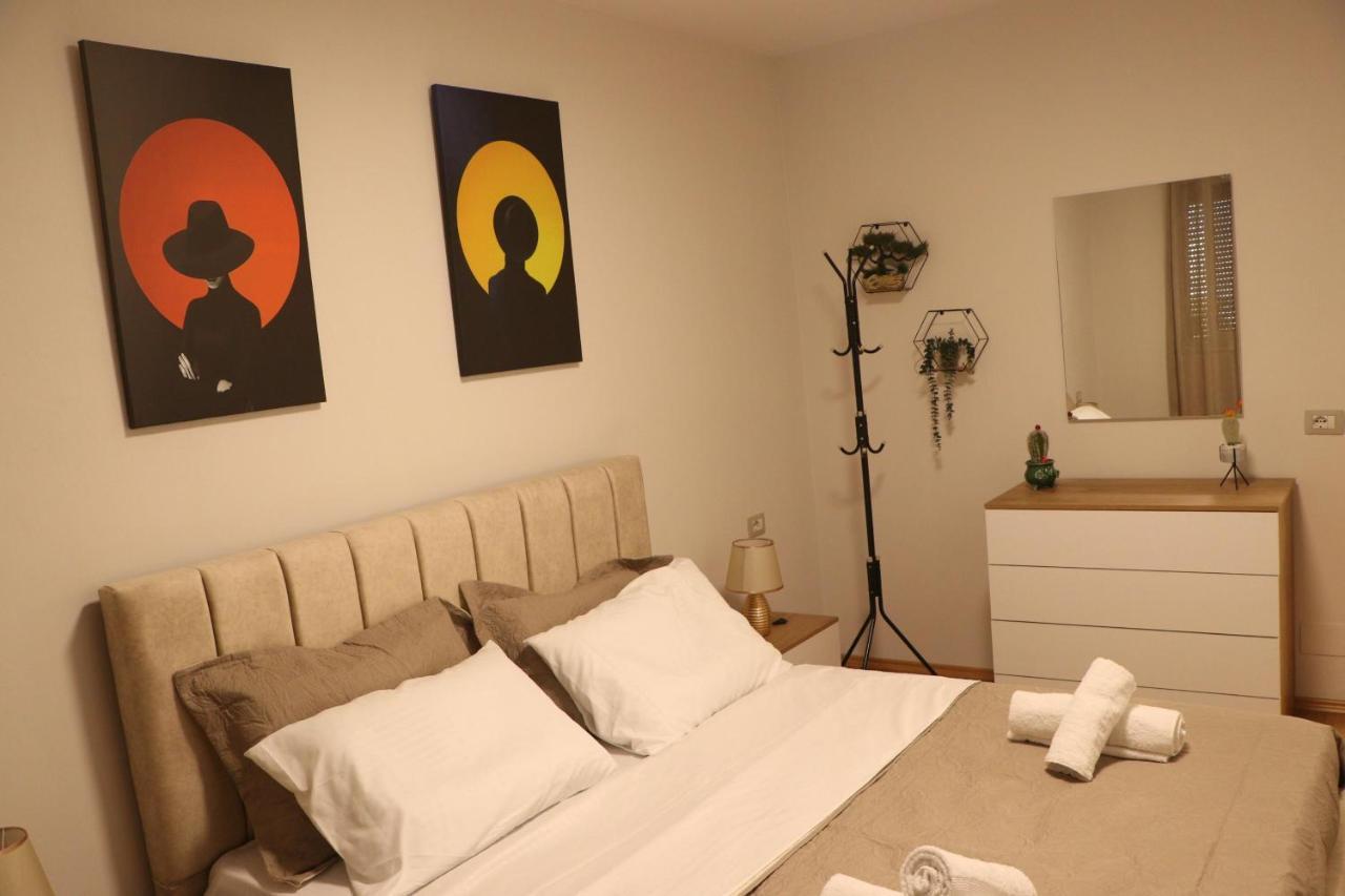 Pine Apartment Tirana Buitenkant foto