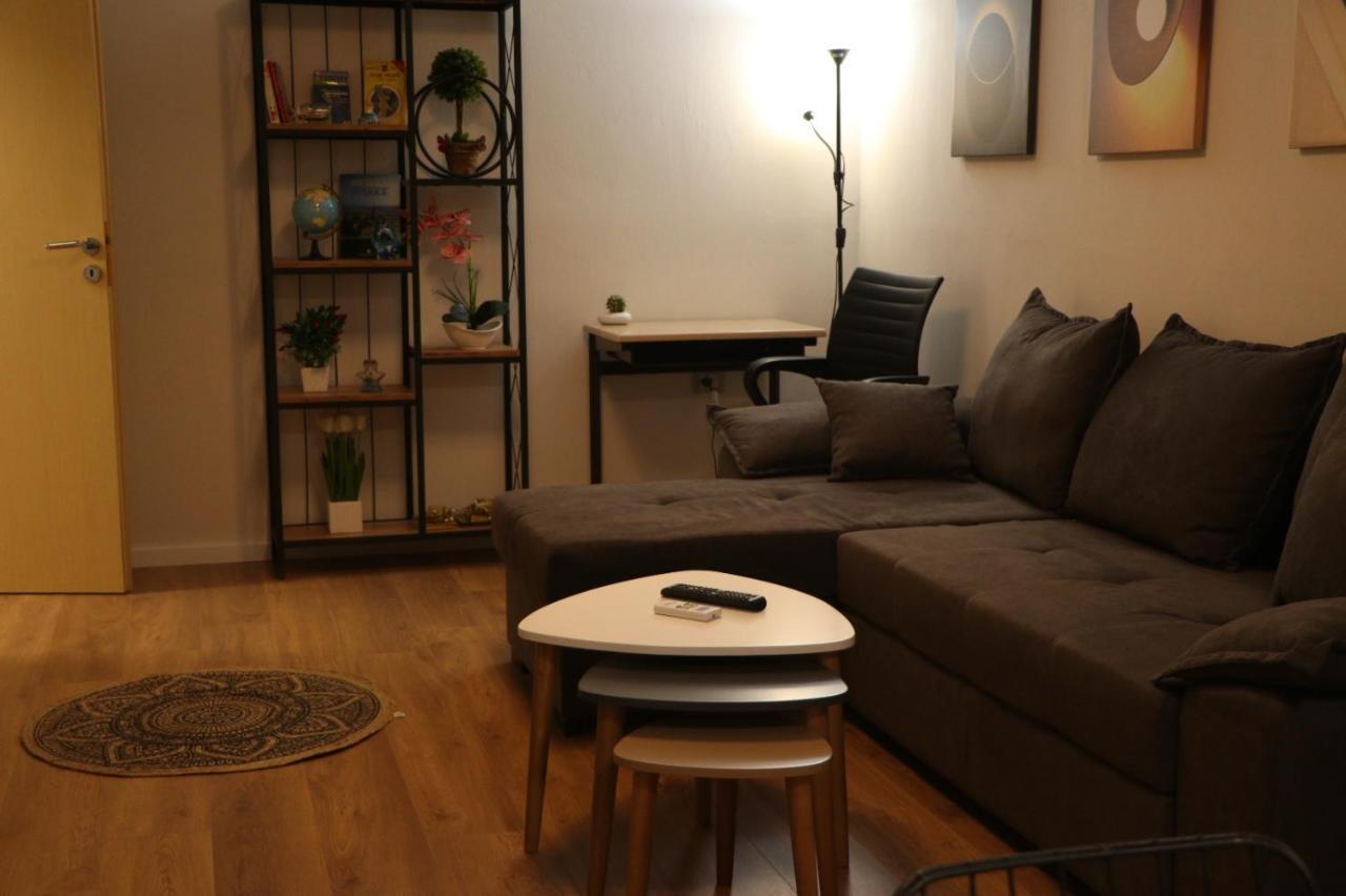 Pine Apartment Tirana Buitenkant foto
